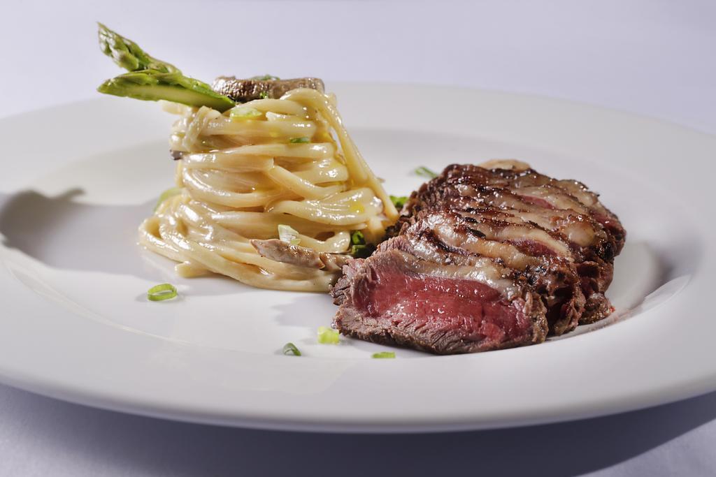 Sheraton Reserva Do Paiva Cabo de Santo Agostinho Ngoại thất bức ảnh A steak prepared sous-vide